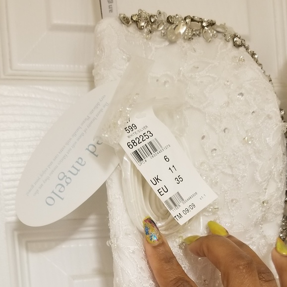 Alfredo Angelo wedding gown - Picture 2 of 4